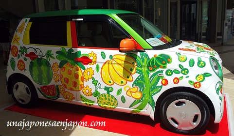 coche pintado okinawa japon 1