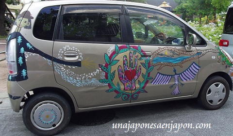 coche pintado okinawa japon 3