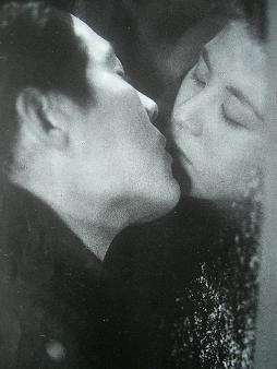 beso a traves de un cristal cine japones dia del beso en japon 1