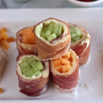 sushi-de-jamon-serrano-y-frutas
